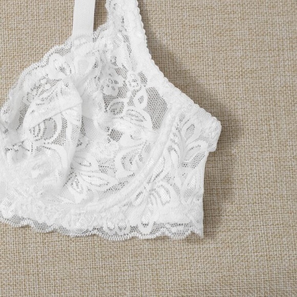 White lace bra - Picture 4 of 5